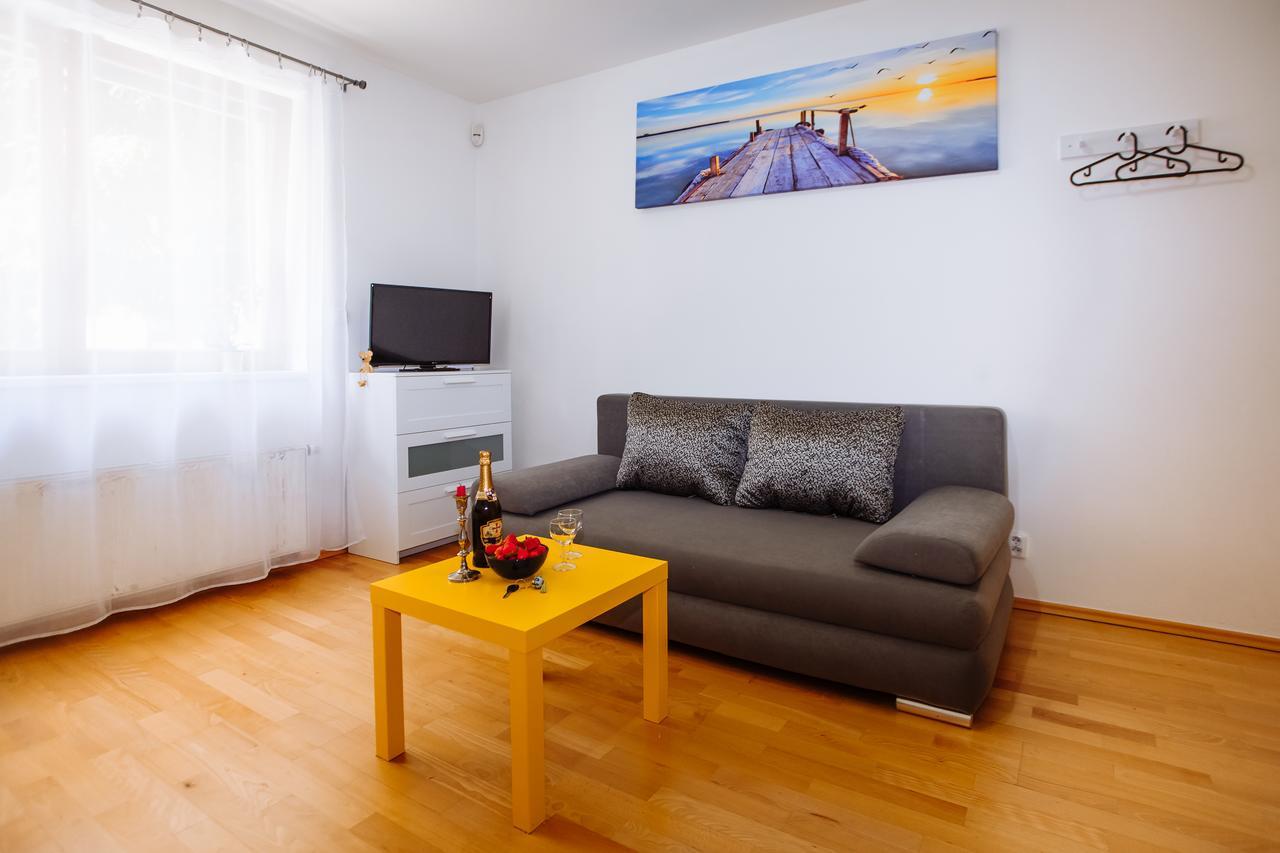 Beautiful Apartment In Central Residence Praga Exterior foto